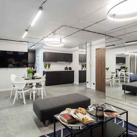 Family Center Apartments Cracovia Esterno foto