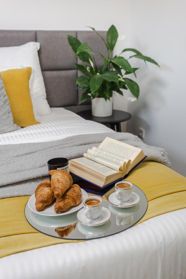 Family Center Apartments Cracovia Esterno foto