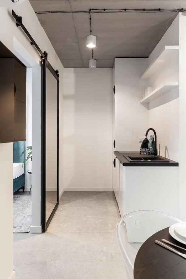 Family Center Apartments Cracovia Esterno foto