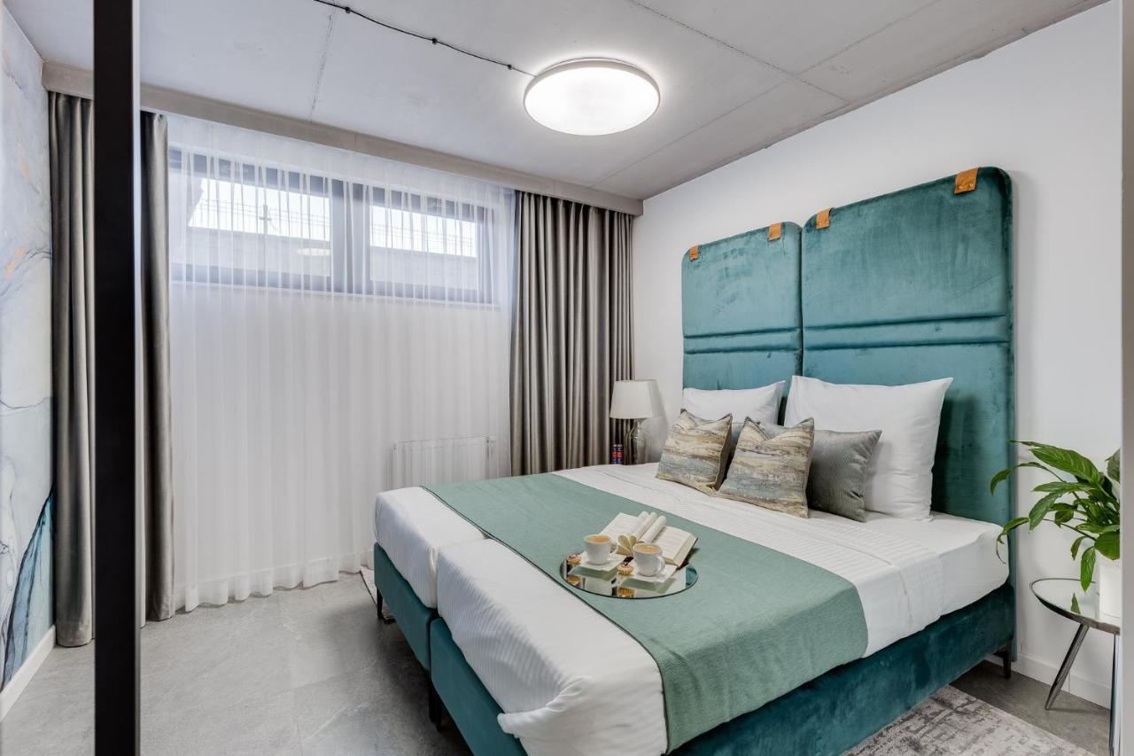 Family Center Apartments Cracovia Esterno foto