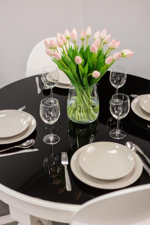 Family Center Apartments Cracovia Esterno foto